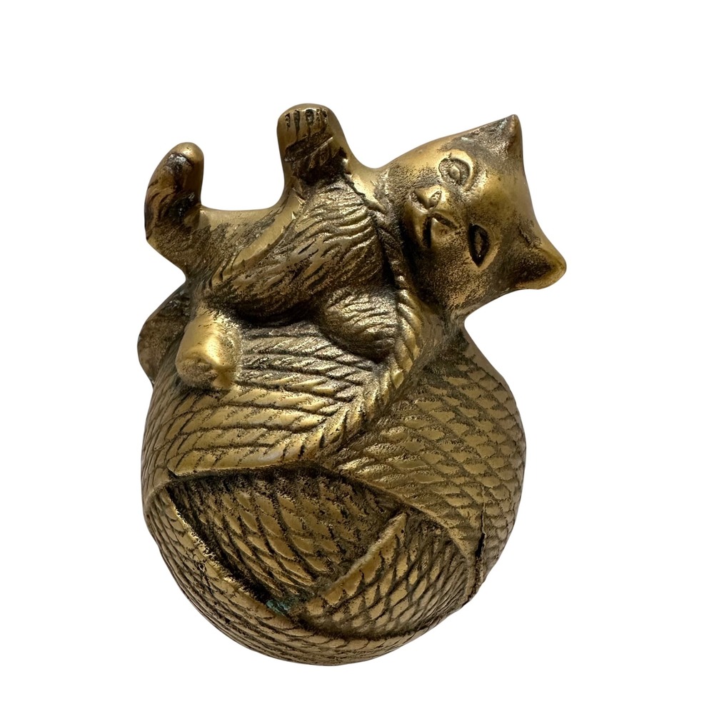 Vintage‎ Brass Cat on Yarn Ball Figurine Playful Kitten Statue Metal Bank Decor - Picture 2 of 12